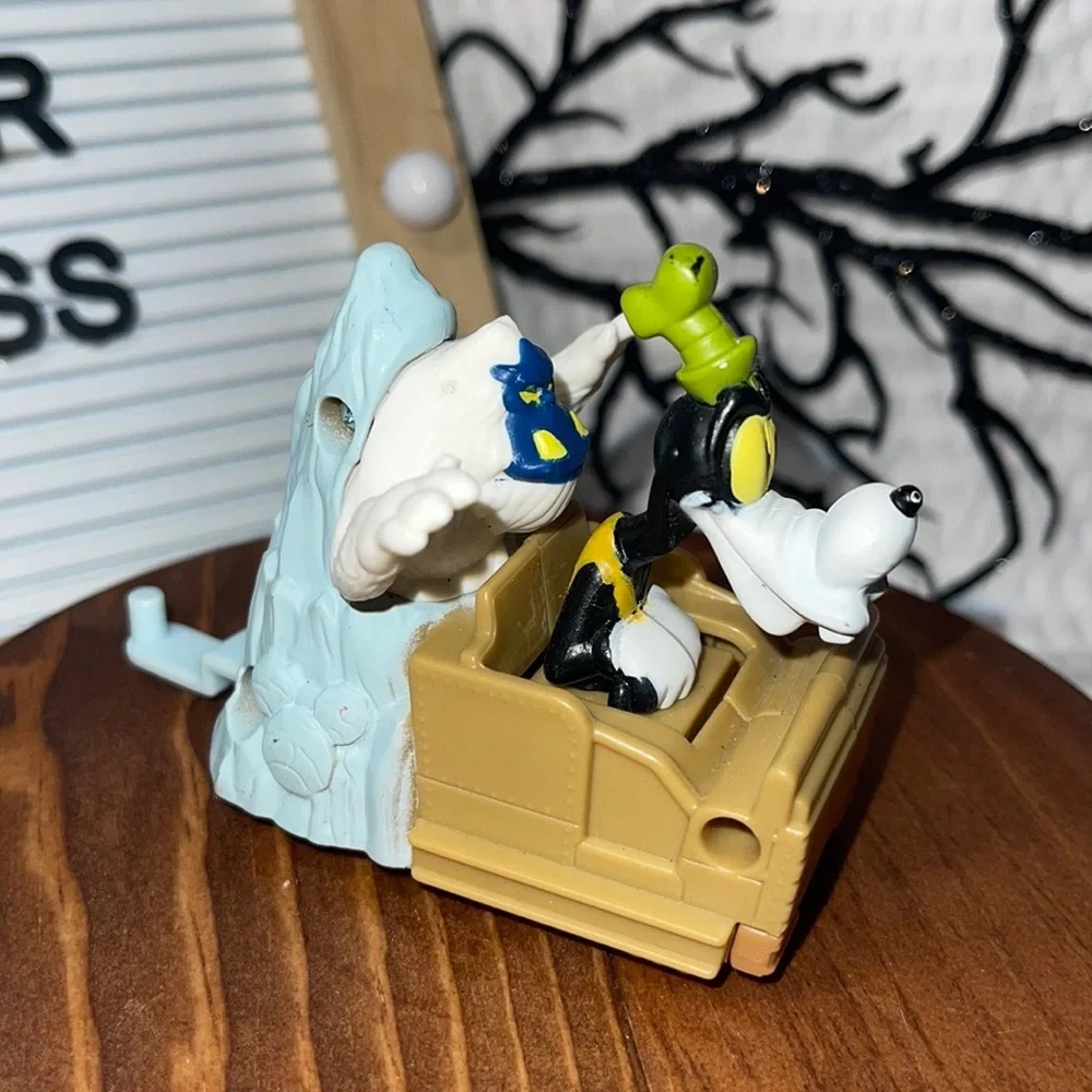 Goofy Expedition Everest - Mcdonalds Happy Meal Runaway Railway Disney Collab